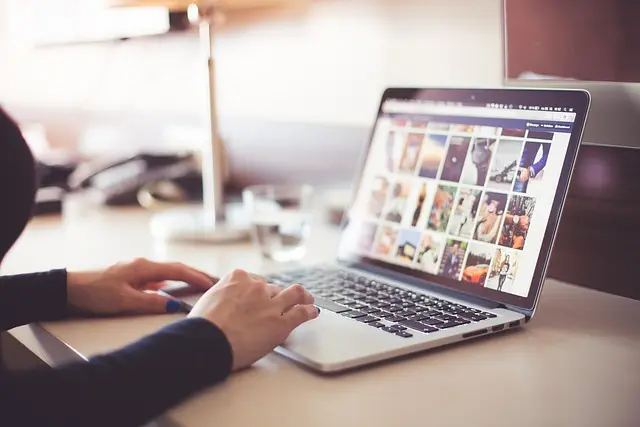 Comment choisir un bon guide de loisirs en ligne