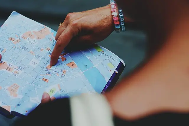 Comment Choisir le Meilleur Guide de Loisirs en Ligne